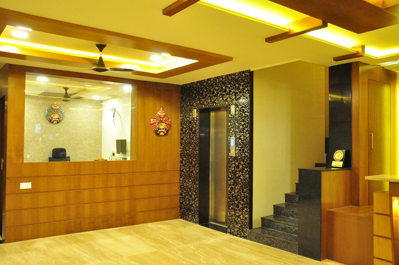 Pai Residency Hotel Хоспет Екстериор снимка